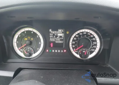 2017 Ram 1500 Express 4X4 5'7 Box z USA, uszkodzony, nr VIN 1C6RR7KT1HS844553